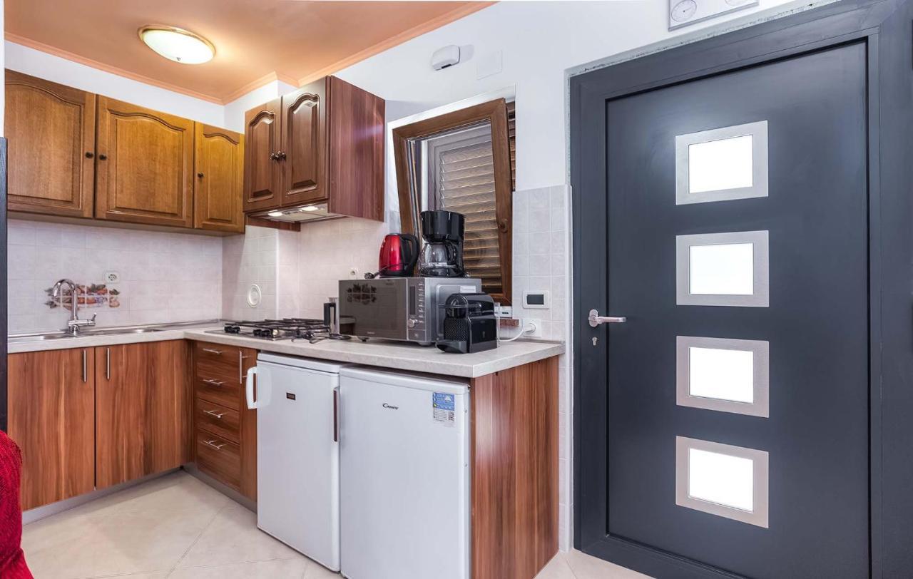 Rino Apartment โปเรช ภายนอก รูปภาพ